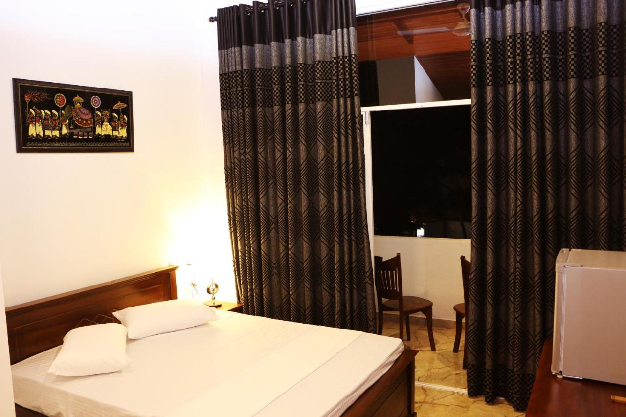 Ashford Beach Matara Extérieur photo